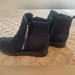 Munro 8SS booties